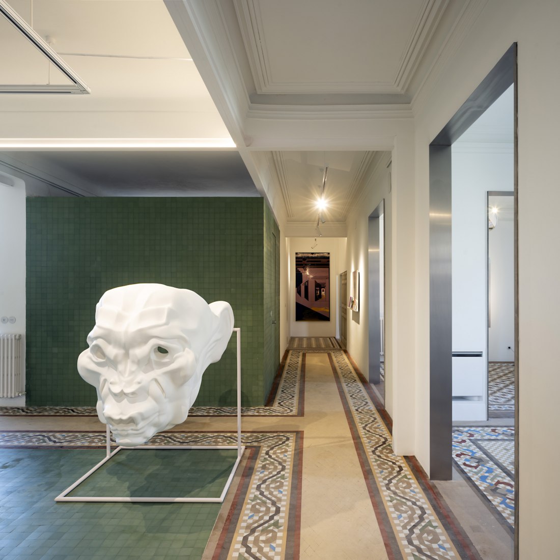 Vivienda/Galería en la Gran Vía de Granada por Annona Arquitectura (Silvia Cabrera Jiménez y Felipe Hita Suárez en colaboración con Ana Frías). Fotografía por Javier Callejas