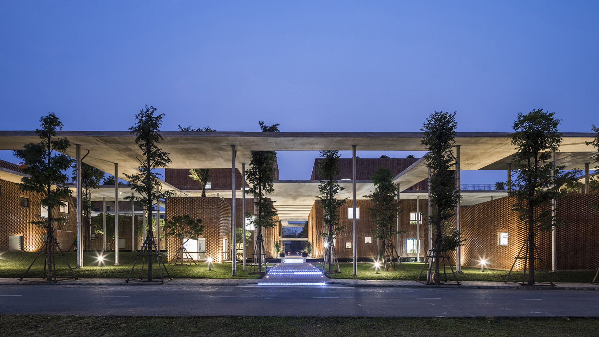 A Quiet space to study. Viettel Academy educational center by VTN ...