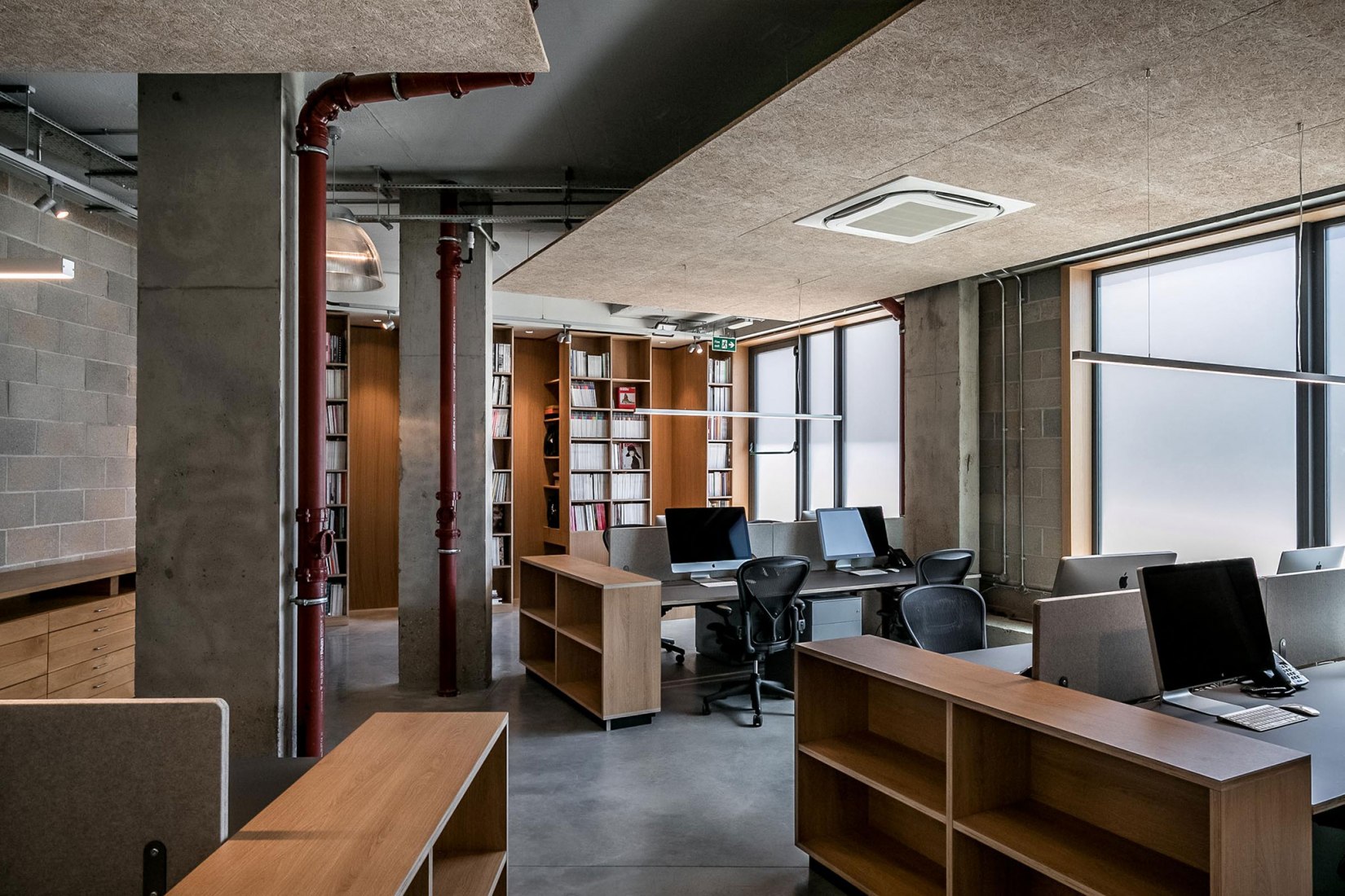 Main office space. Creative Agency Dalston-N16 by VOSS Architects. Photograph by Taran Wilkhu Photography