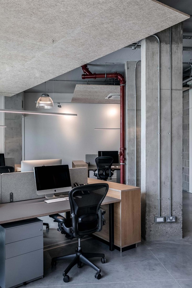 Main office space. Creative Agency Dalston-N16 by VOSS Architects. Photograph by Taran Wilkhu Photography