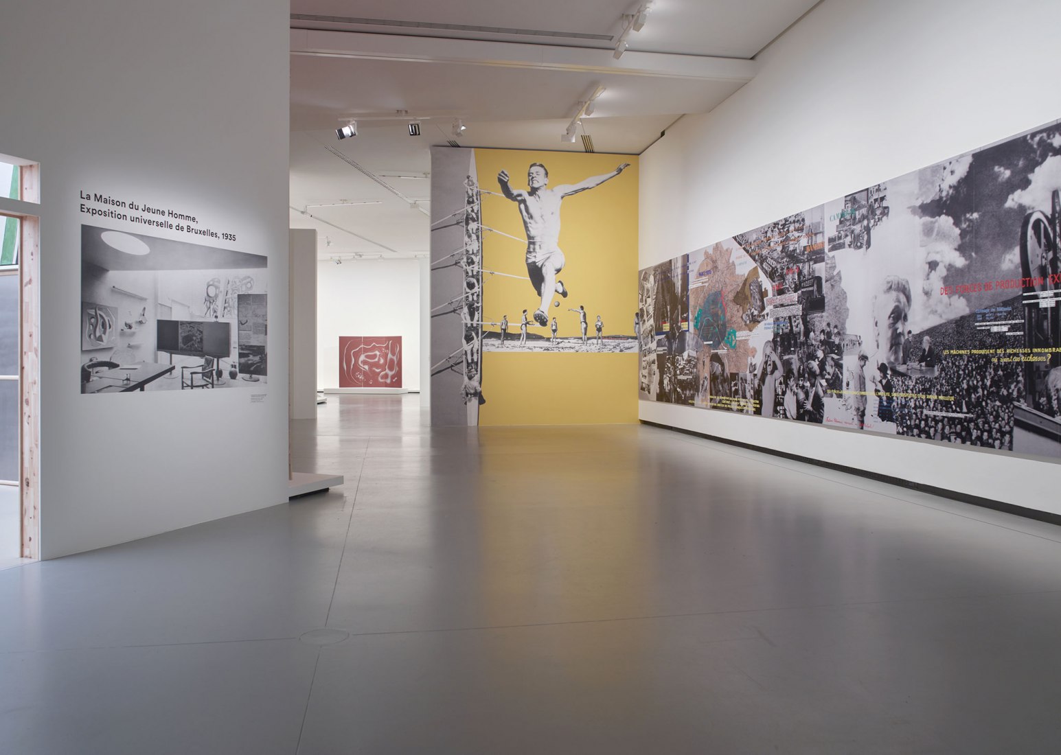 Vista de instalación de la exposición The New World de Charlotte Perriand, del 2 de octubre de 2019 al 24 de febrero de 2020, en la Fundación Louis Vuitton, París. Crédito de artista: © Adagp, París, 2019 Crédito de foto: © Fundación Louis Vuitton / Marc Domage