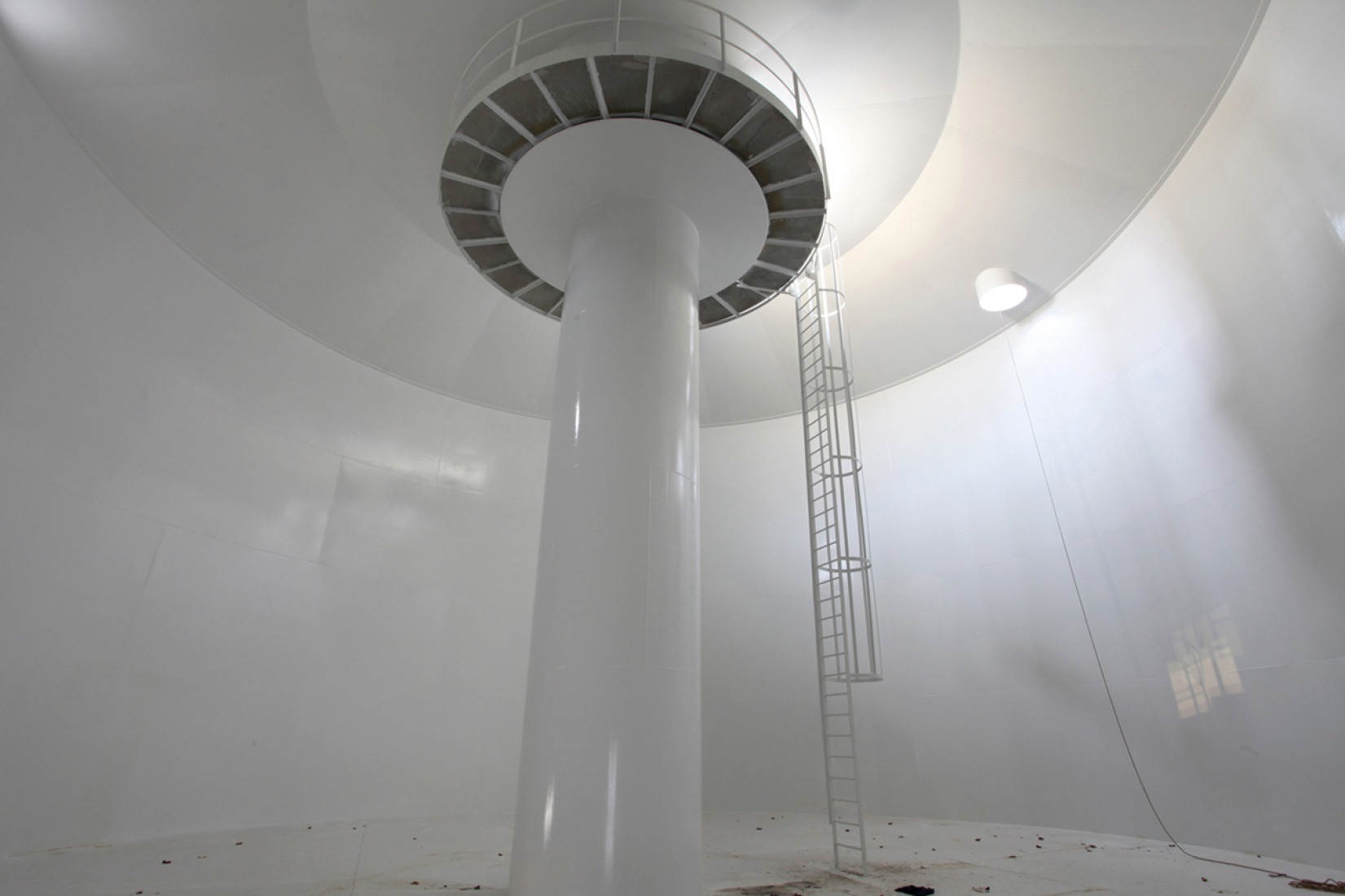 Torre de Agua de Ghlin / Chateau d'eau por V+. Fotografía @ Maxime Delvaux/354 photographers, Cortesía de V+.