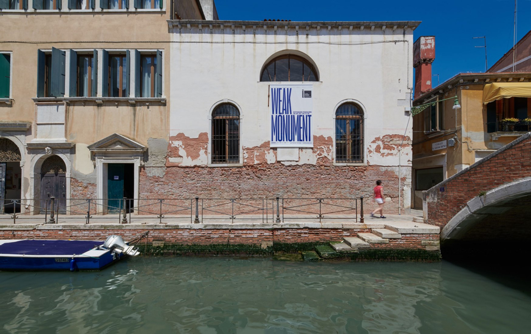 Entrance. Weak Monument. Estonian Pavilion at the 16th Biennale Architettura di Venezia 2018. Photography by Tõnu Tunnel