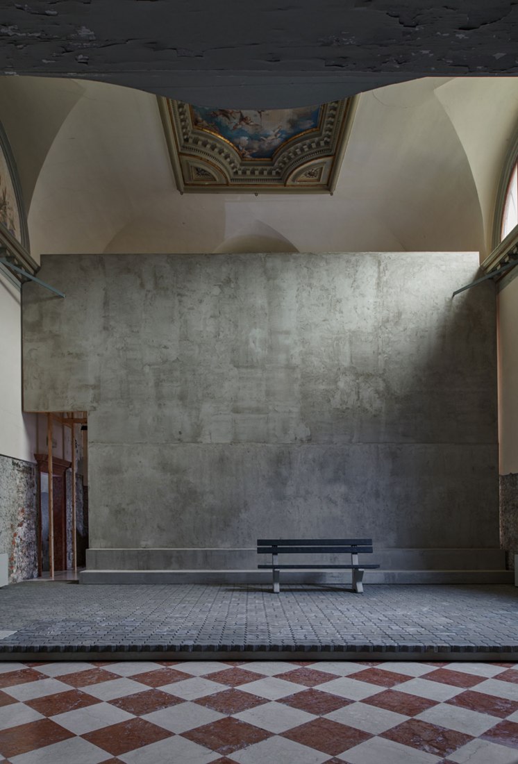 Entrance. Weak Monument. Estonian Pavilion at the 16th Biennale Architettura di Venezia 2018. Photography by Tõnu Tunnel