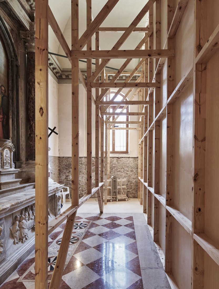 Behind the wall. Weak Monument. Estonian Pavilion at the 16th Biennale Architettura di Venezia 2018. Photography by Tõnu Tunnel