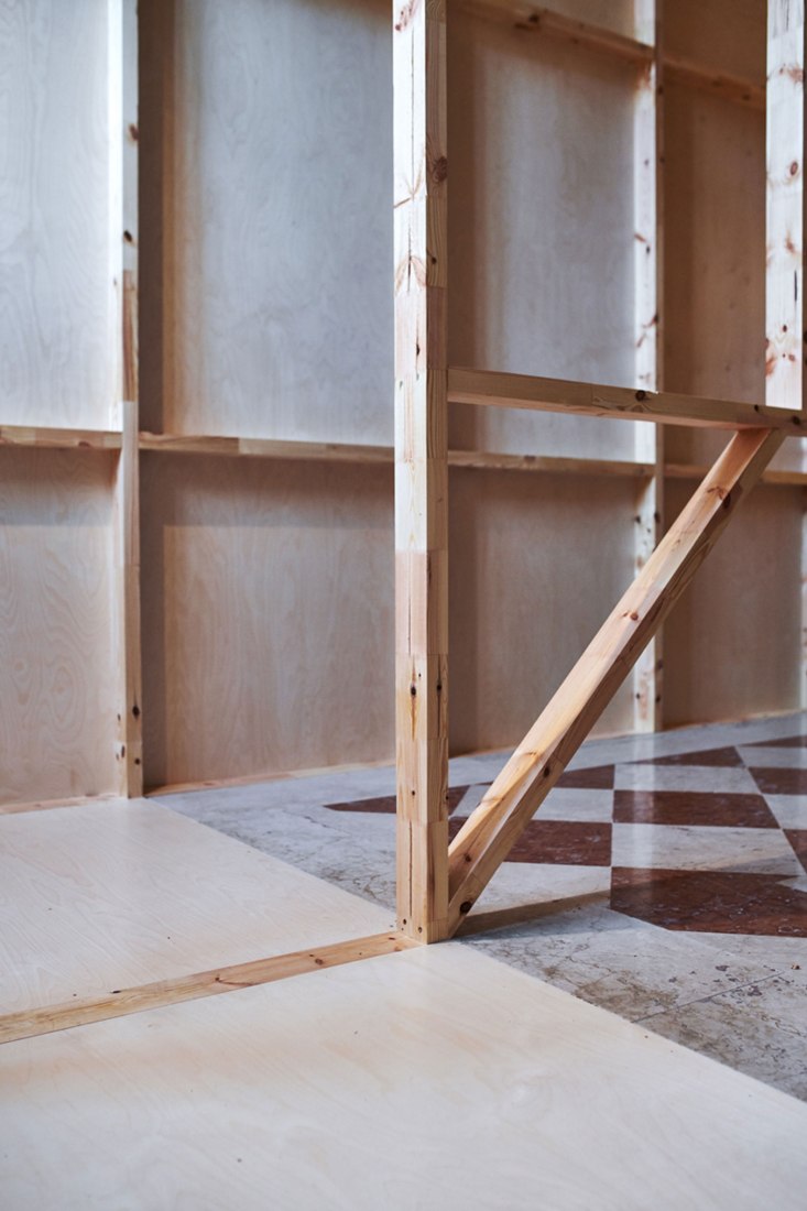 Behind the wall. Weak Monument. Estonian Pavilion at the 16th Biennale Architettura di Venezia 2018. Photography by Tõnu Tunnel