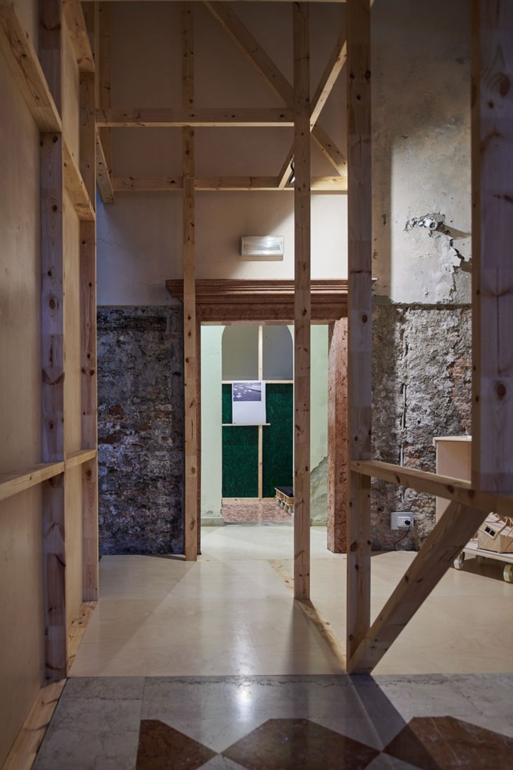 Behind the wall. Weak Monument. Estonian Pavilion at the 16th Biennale Architettura di Venezia 2018. Photography by Tõnu Tunnel