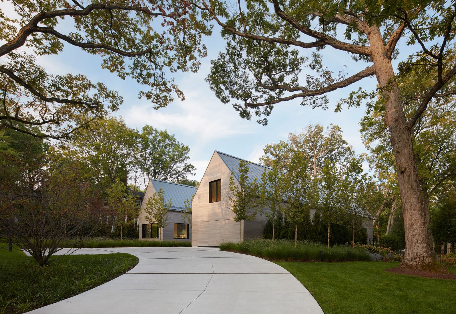 Two Gables por Wheeler Kearns Architects. Fotografía por Kendall McCaugherty.
