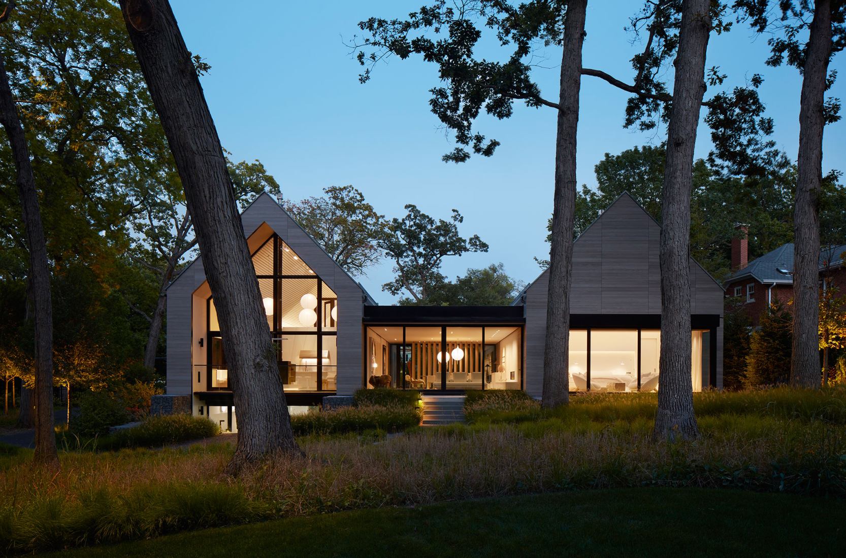 Two Gables por Wheeler Kearns Architects. Fotografía por Kendall McCaugherty.
