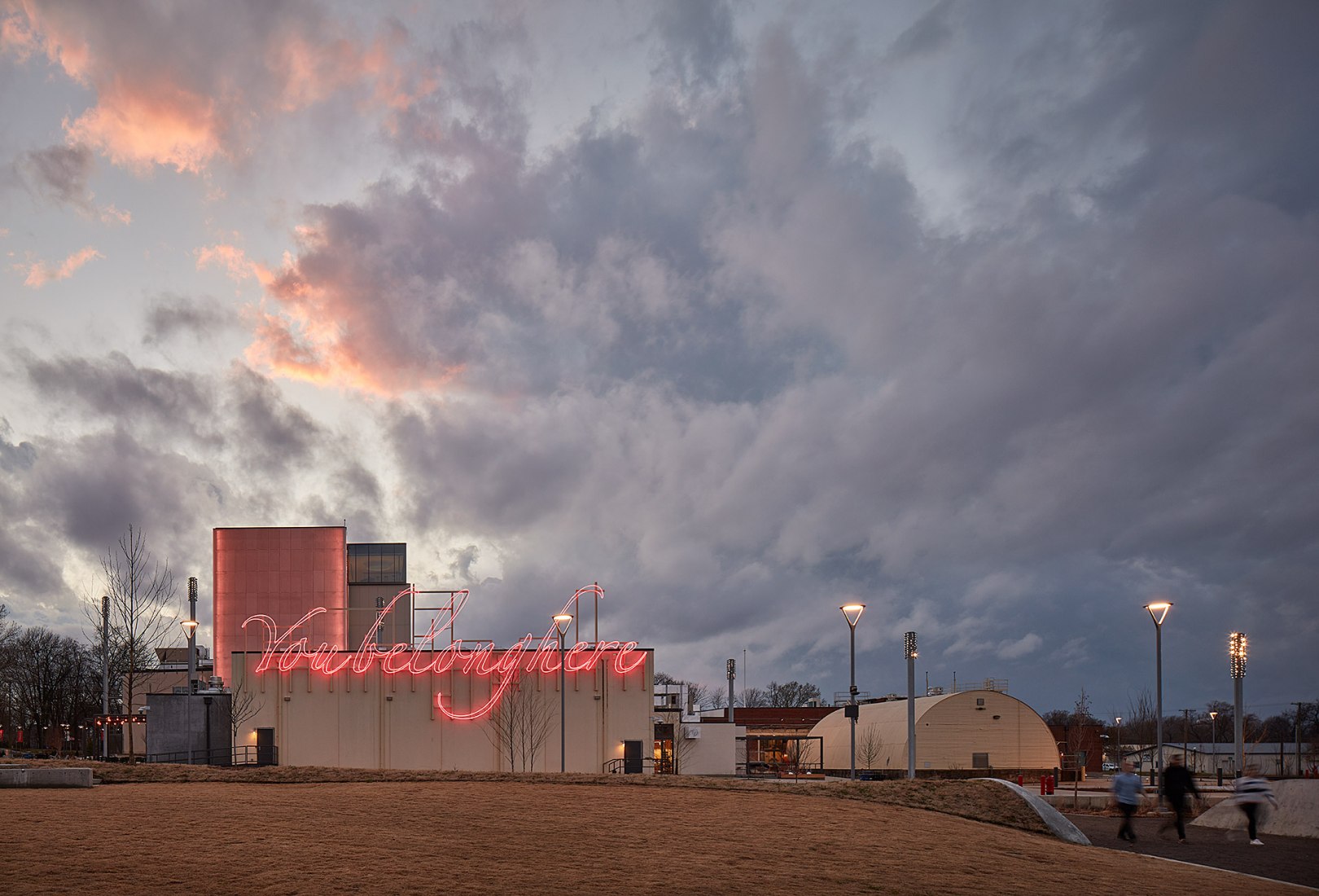 The Momentary por Wheeler Kearns Architects. Fotografía por Tom Harris