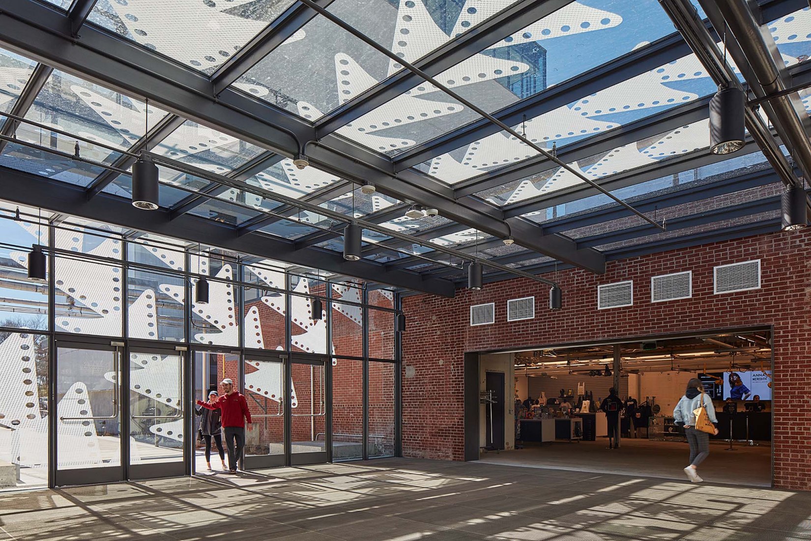 The Momentary por Wheeler Kearns Architects. Fotografía por Tom Harris