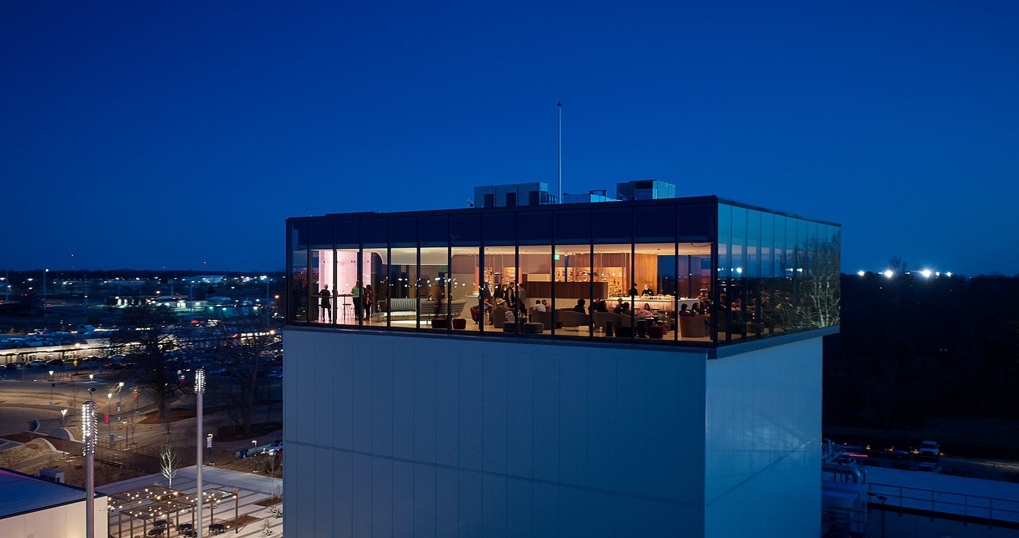 The Momentary por Wheeler Kearns Architects. Fotografía por Tom Harris