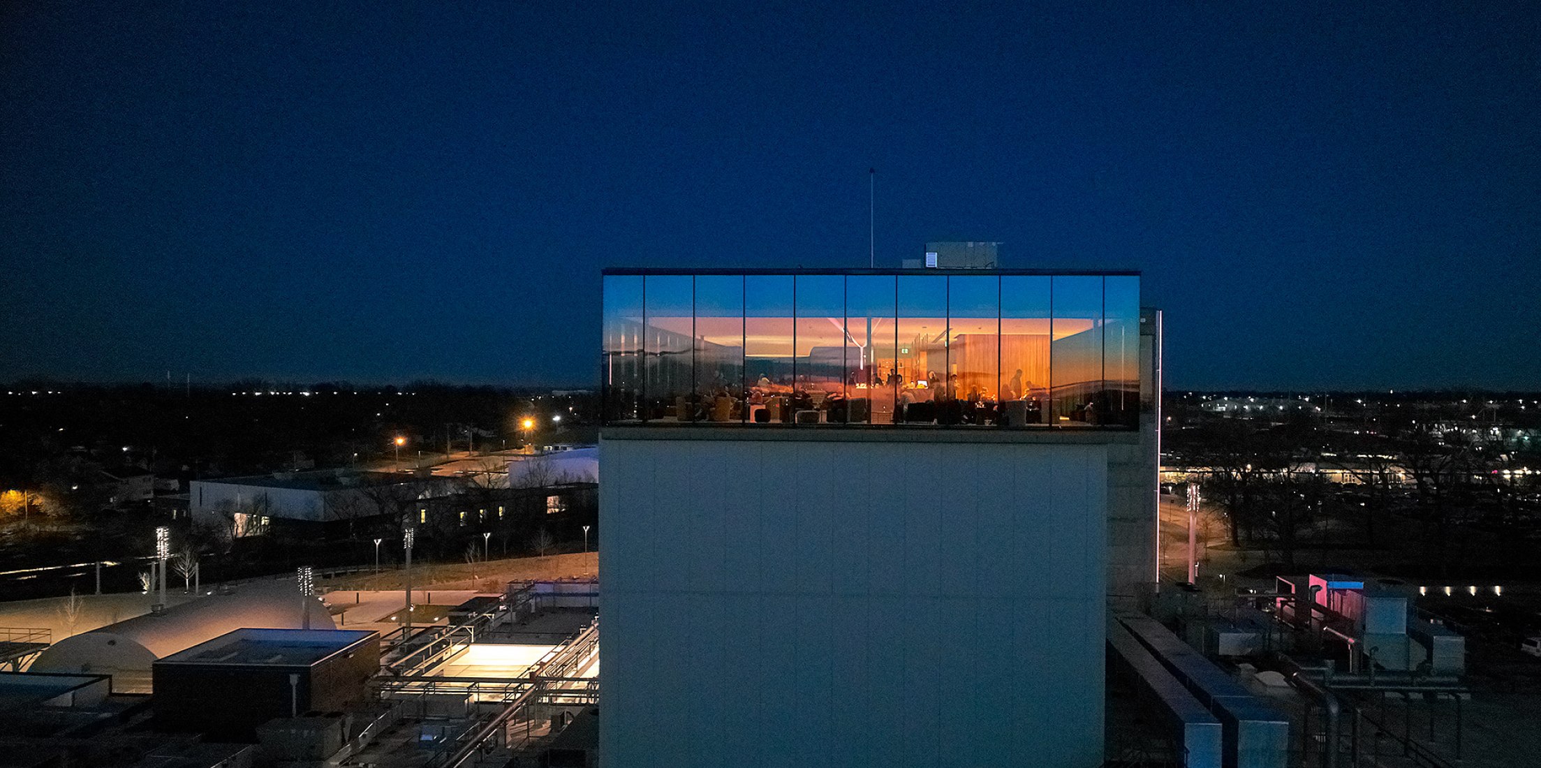 The Momentary por Wheeler Kearns Architects. Fotografía por Tom Harris