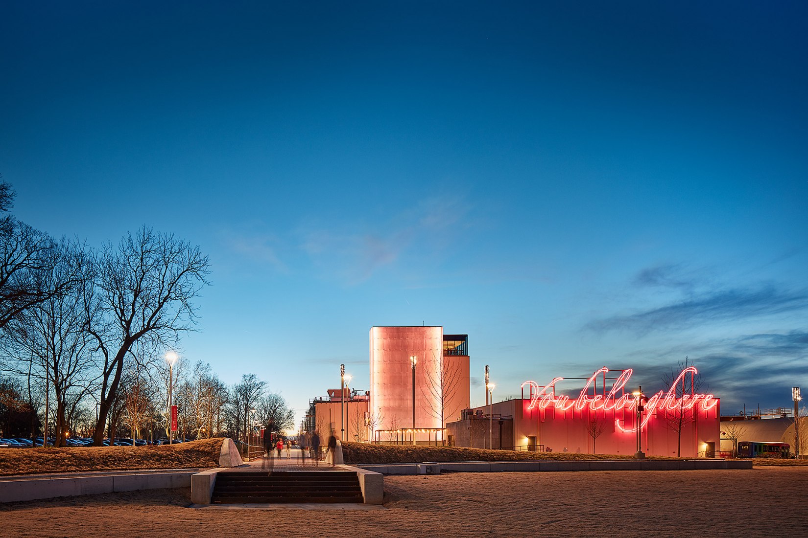 The Momentary por Wheeler Kearns Architects. Fotografía por Tom Harris