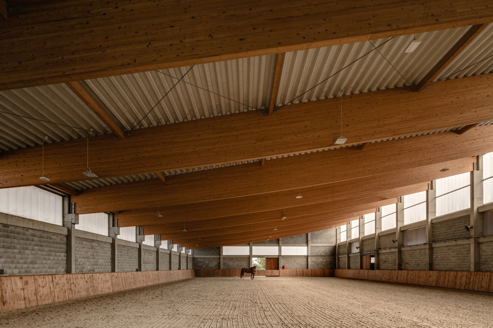Horse House Stable by Wiercinski Studio. Photograph by ONI studio.