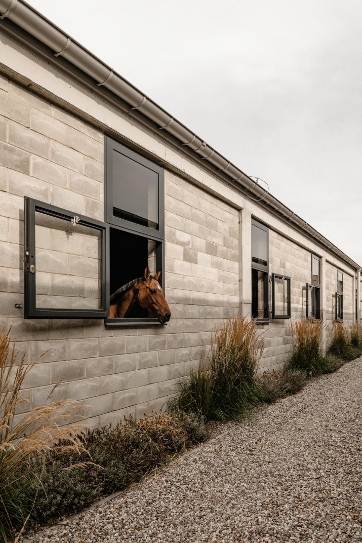 Horse House Stable by Wiercinski Studio. Photograph by ONI studio.