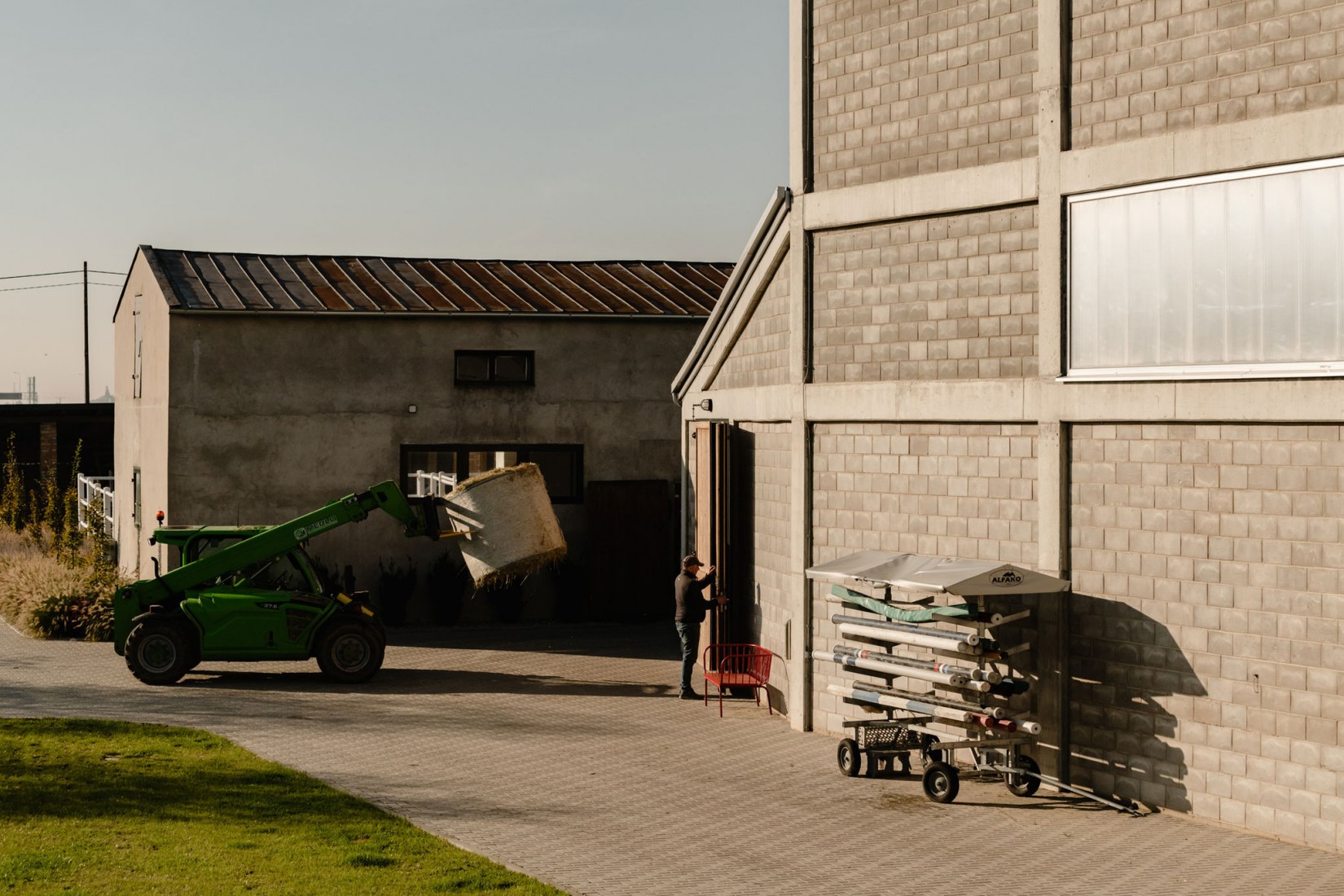 Horse House Stable by Wiercinski Studio. Photograph by ONI studio.