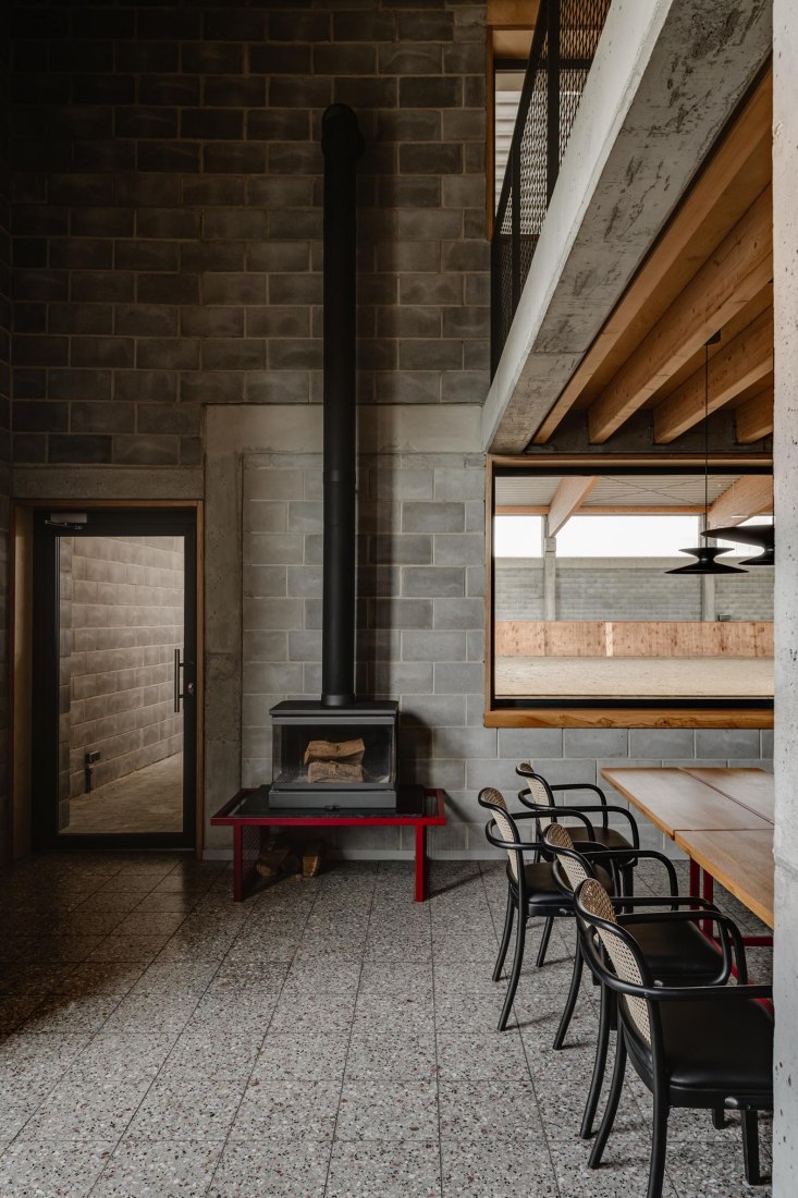Horse House Stable by Wiercinski Studio. Photograph by ONI studio.