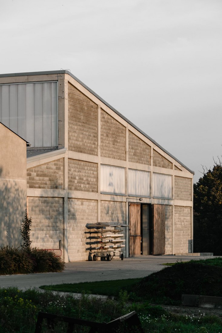 Horse House Stable by Wiercinski Studio. Photograph by ONI studio.