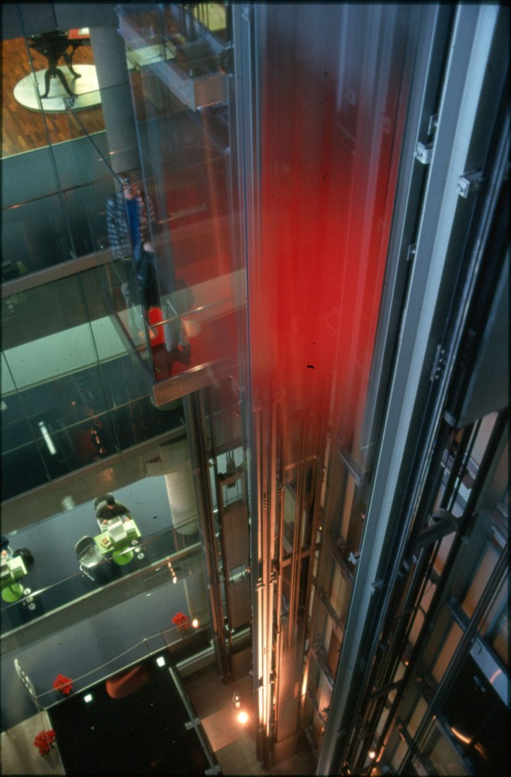 Biblioteca Central Burton Barr Phoenix, por Will Bruder Architects y DWL Architects. Fotografía de Bill Tillerman