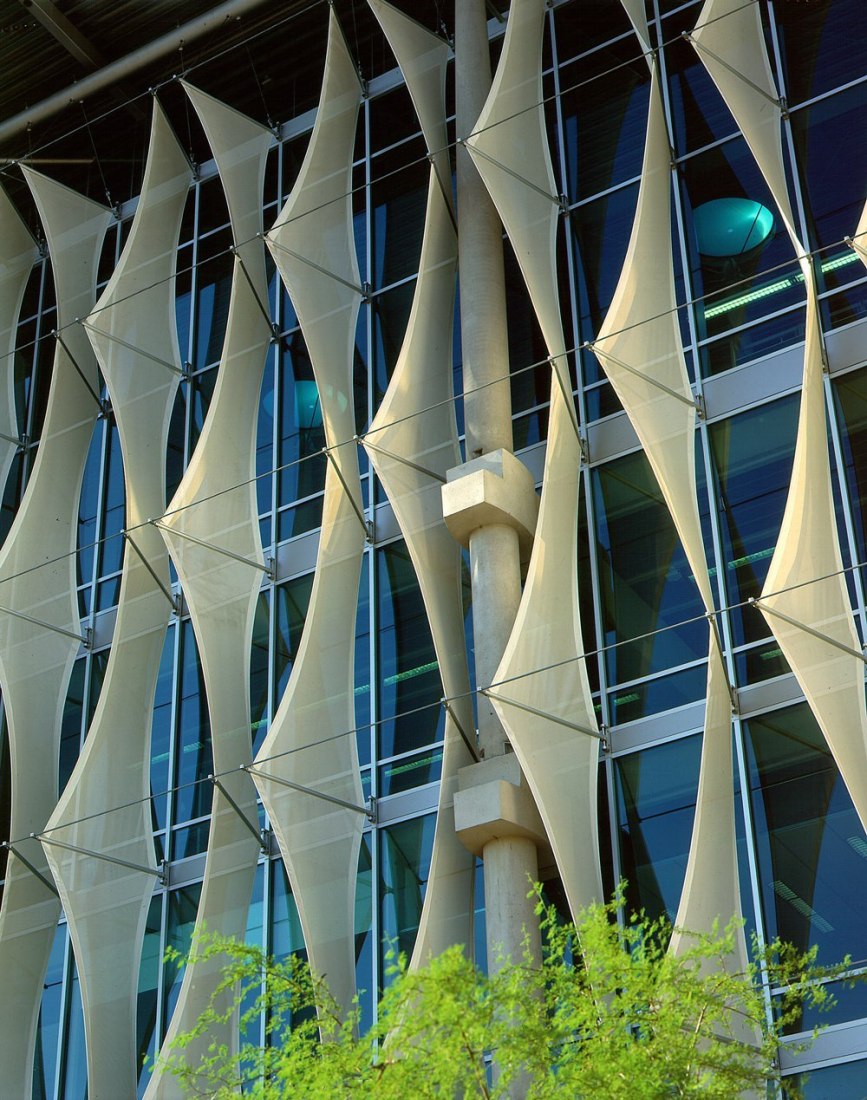 Biblioteca Central Burton Barr Phoenix, por Will Bruder Architects y DWL Architects. Fotografía de Bill Tillerman