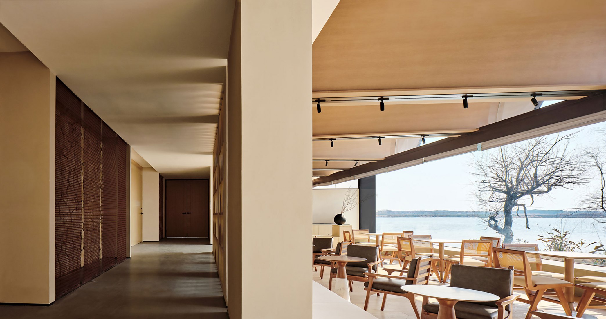 Hotel Boatyard por GOA y WJ STUDIO. Fotografía por Zhang Xi.