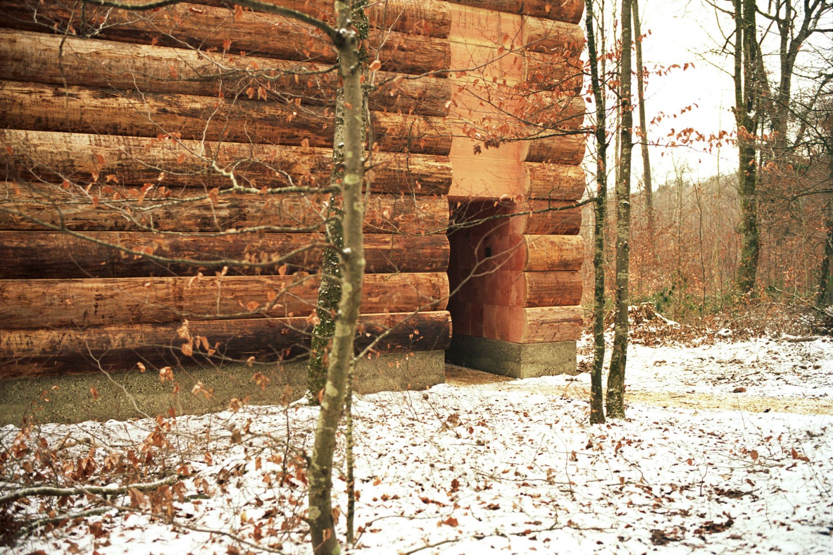 John Pawson, capilla de madera en Unterliezheim. Fotografía por Felix Friedmann.