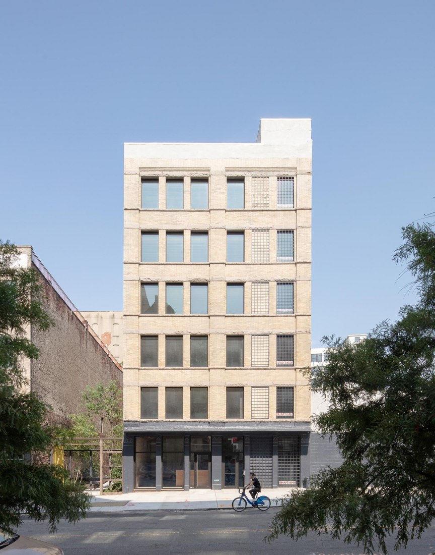 77 Washington building by Worrell Yeung. Photograph by Naho Kubota