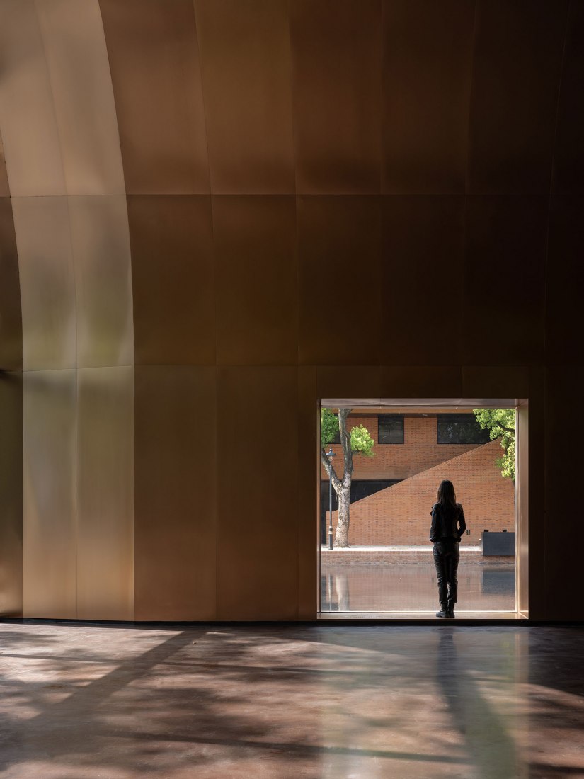 «Copper Blockhouse» por Wutopia Lab. Fotografía por CreatAR Images.