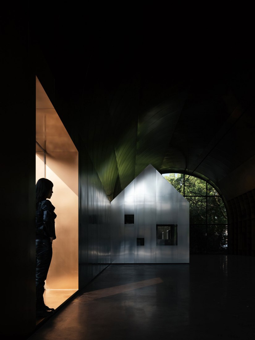 «Copper Blockhouse» por Wutopia Lab. Fotografía por CreatAR Images.