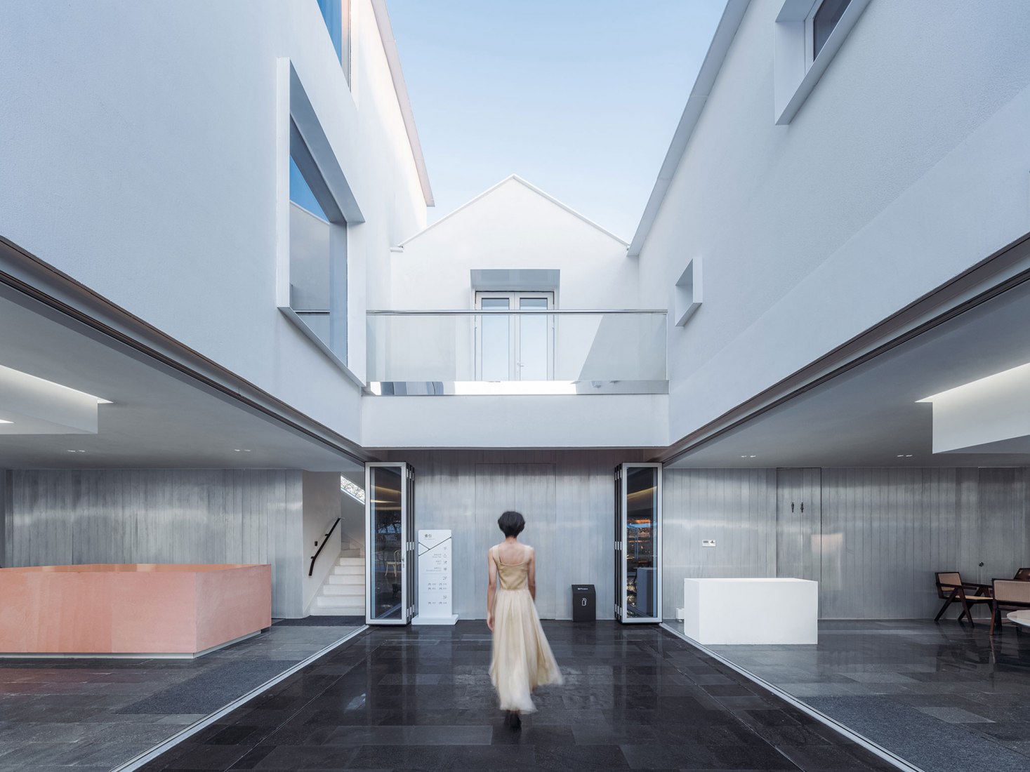 The White Suzhou Section Homestay por Wutopia Lab. Fotografía por CreatAR Images