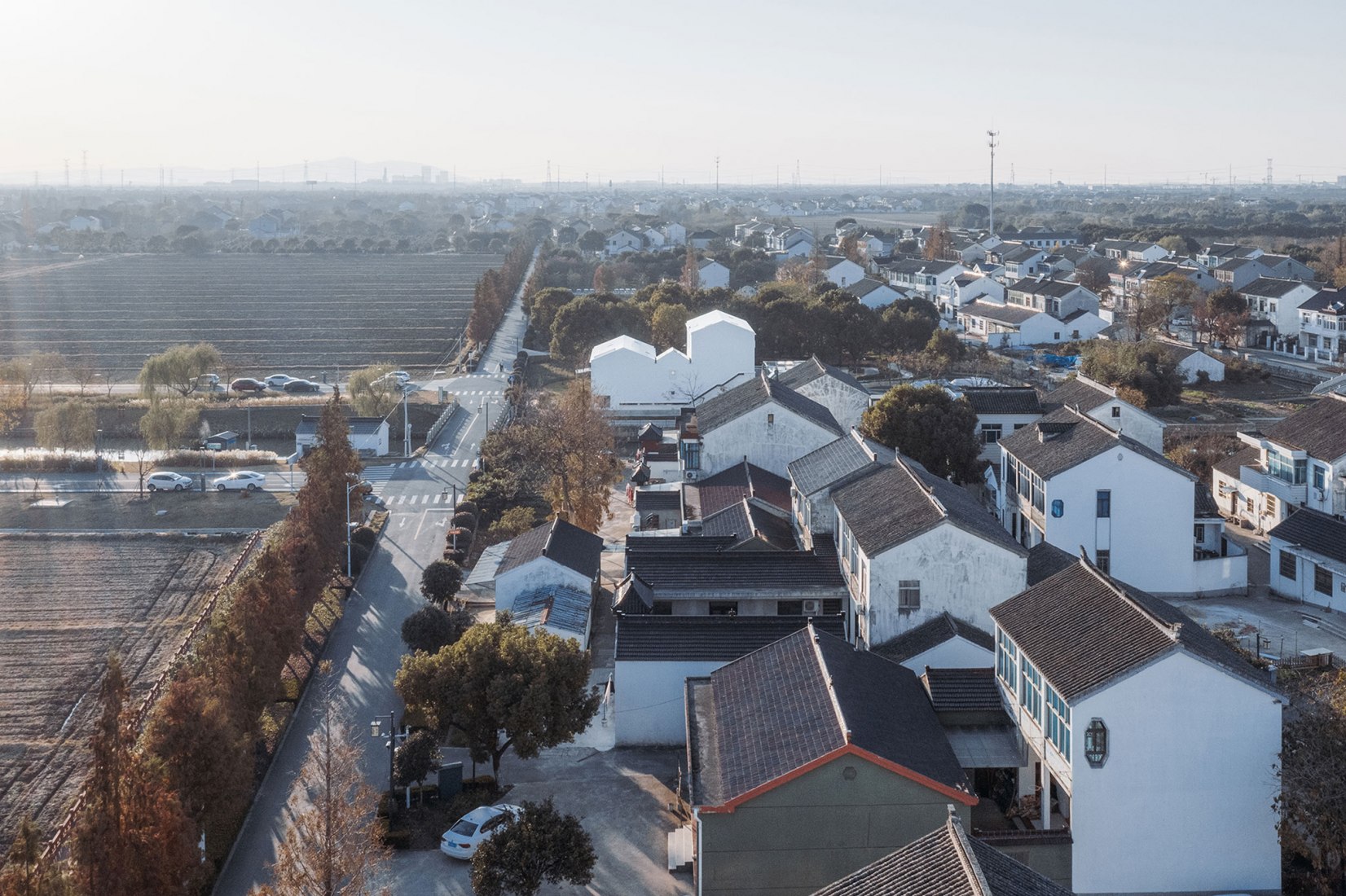 The White Suzhou Section Homestay por Wutopia Lab. Fotografía por CreatAR Images