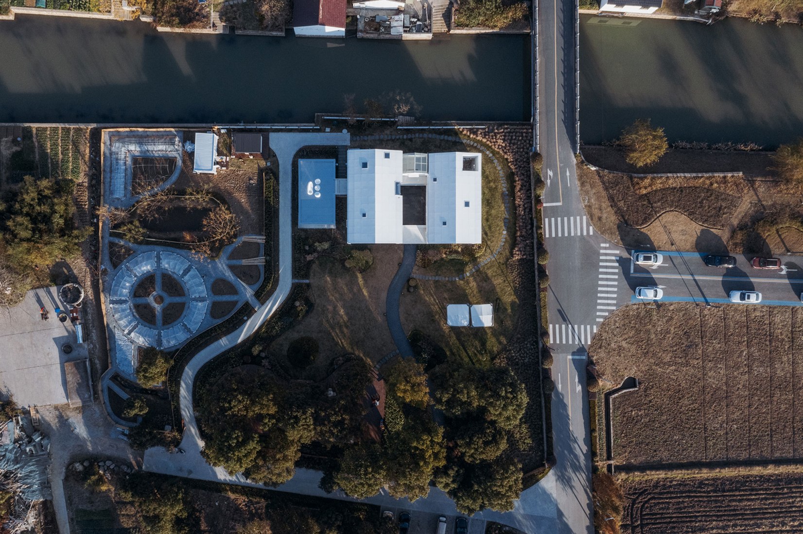 The White Suzhou Section Homestay por Wutopia Lab. Fotografía por CreatAR Images