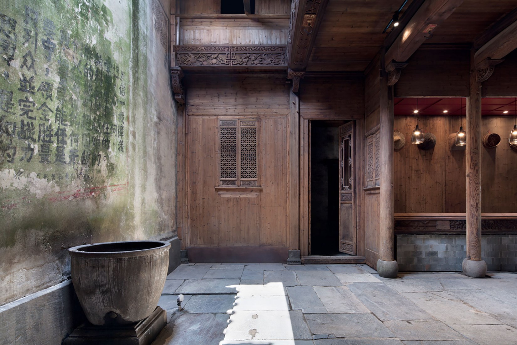 Hotel Wuyuan Skywells Hotel por anySCALE Architecture Design. Fotografía por Xia Zhi 