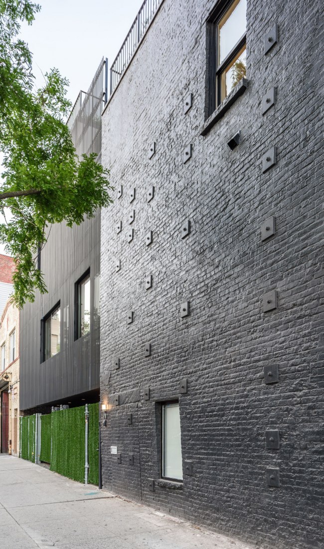 Wythe Corner House by Young Projects. Image © Alan Tansey