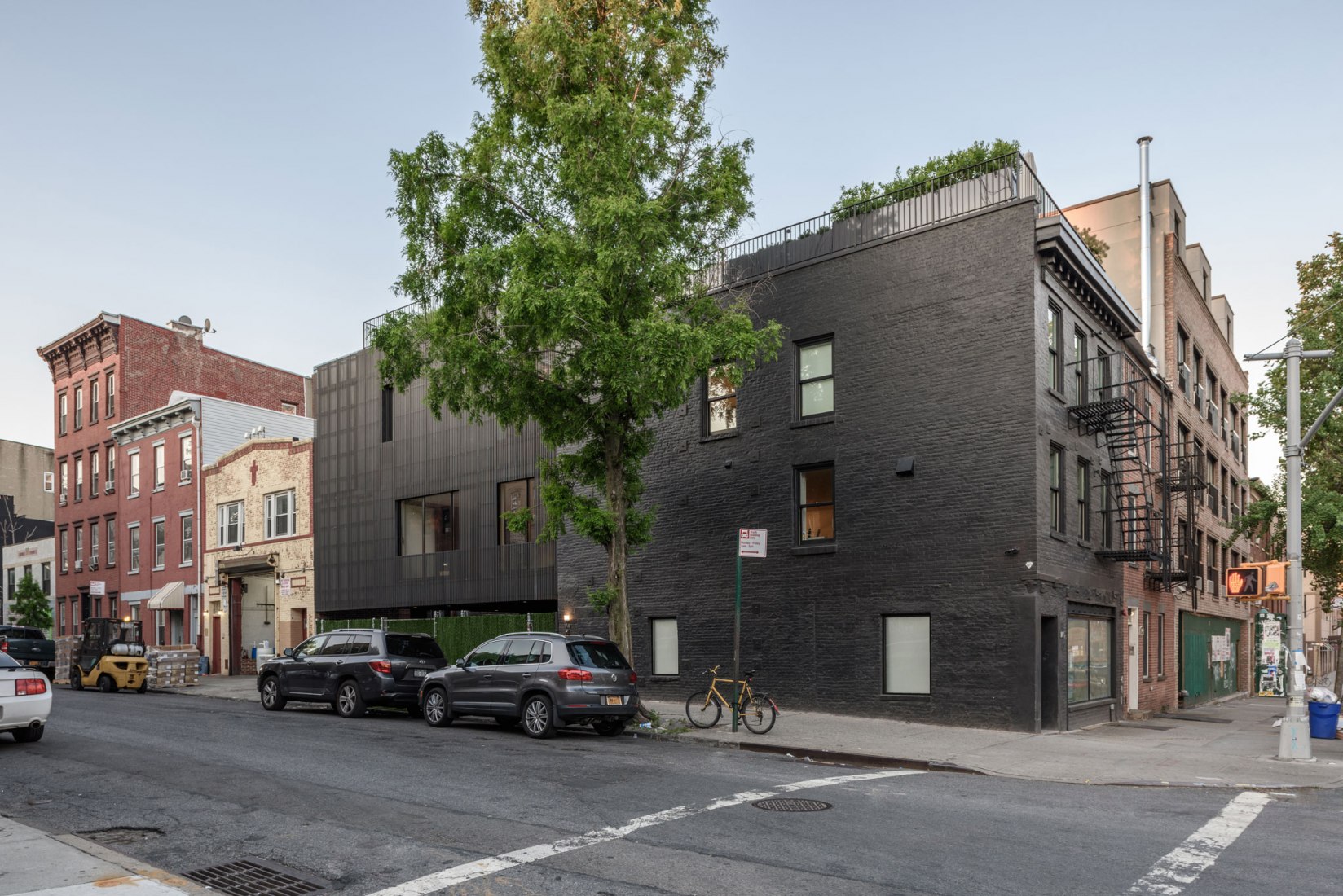 Wythe Corner House by Young Projects. Image © Alan Tansey