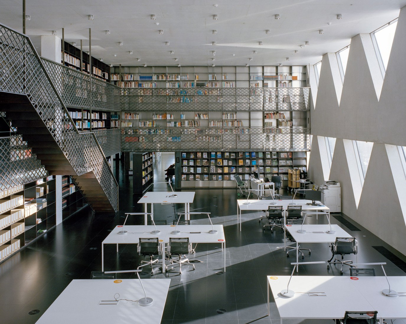 Headquarters of the Province of Antwerp by Xaveer De Geyter Architects. Photograph by Maxime Delvaux.