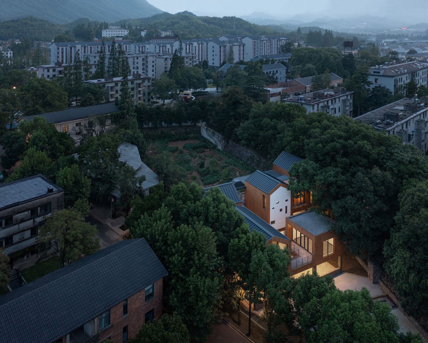 Centro comunitario del futuro por y.ad studio. Fotografía por SCHRAN.