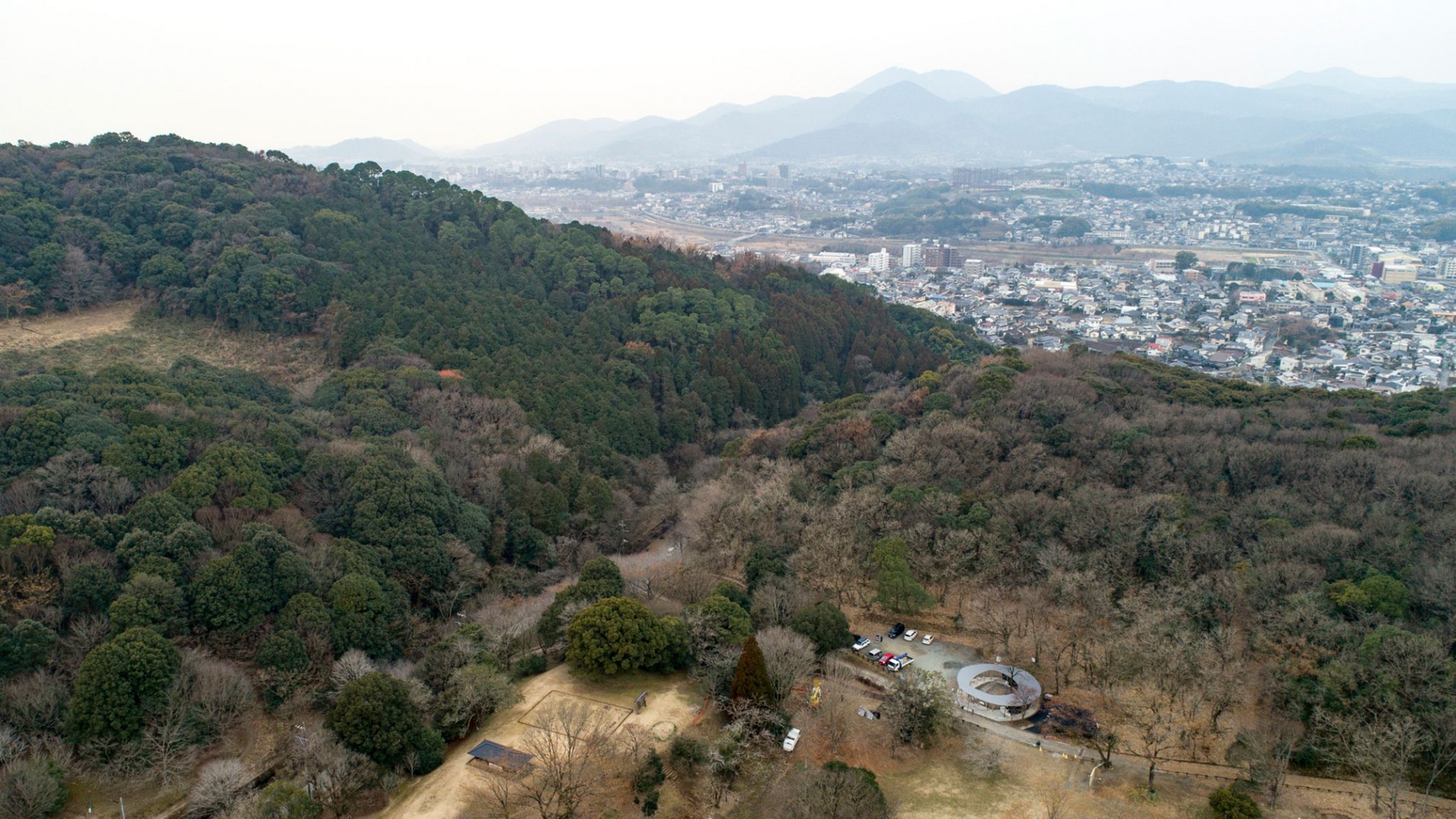 Public toilet in Matsuda Forest Park Recreation Area by Yamashita Sekkei. Photograph by yashiro photo office.