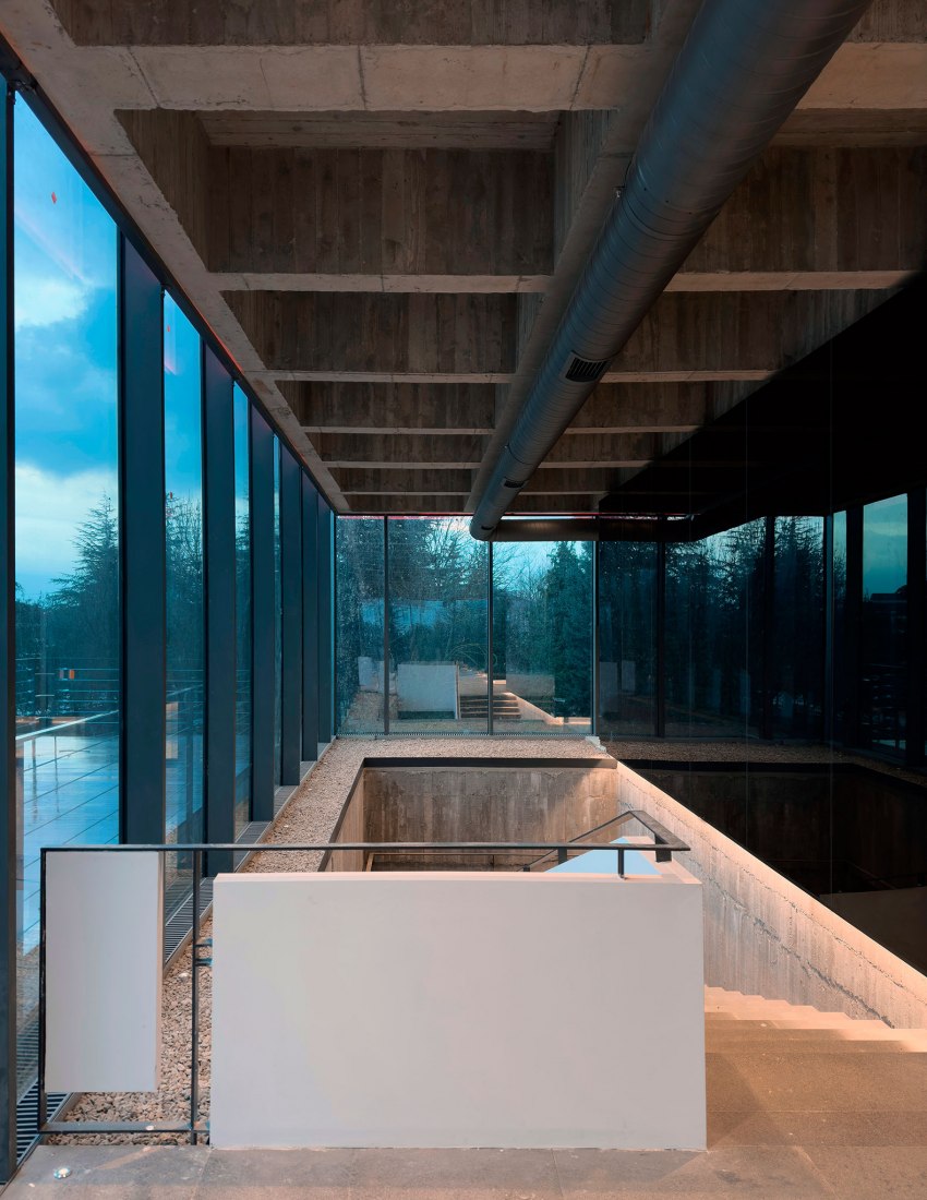 Centro en recuerdo del terremoto de Bolu por YNRDG Architecture. Fotografía por Öner Demircan