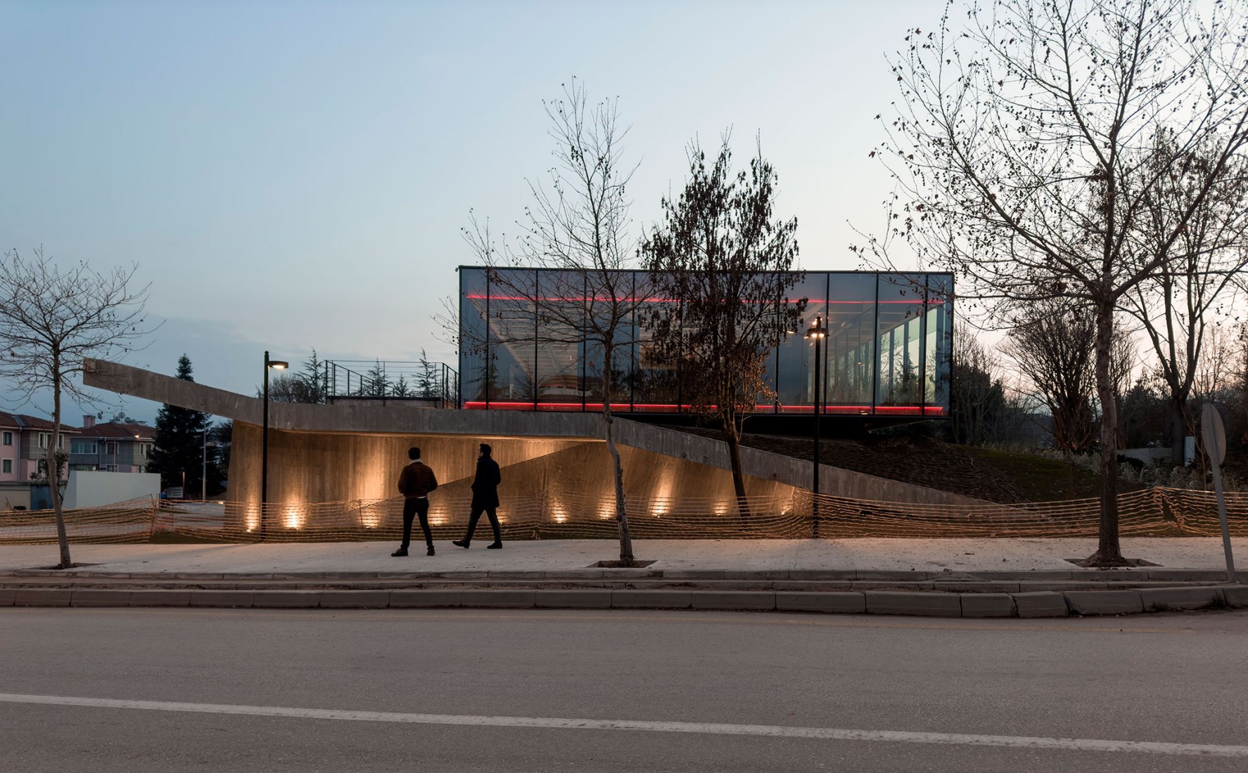 Centro en recuerdo del terremoto de Bolu por YNRDG Architecture. Fotografía por Öner Demircan