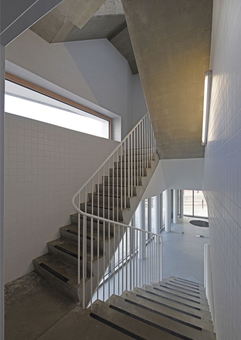 Staircase image. NAVEZ - 5 social units by MSA/V+. Photography © Serge Brison / MSA