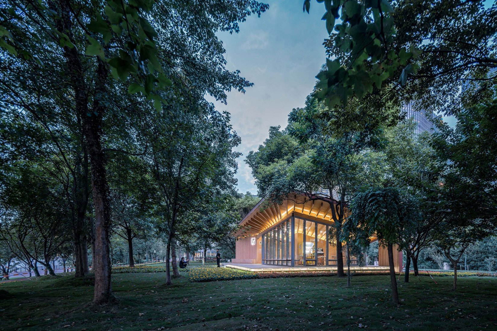 Vista exterior. Centro de visitantes del río Huangpu por ZHOU Wei + ZHANG Bin / Atelier Z+. Fotografía © WU Qingshan