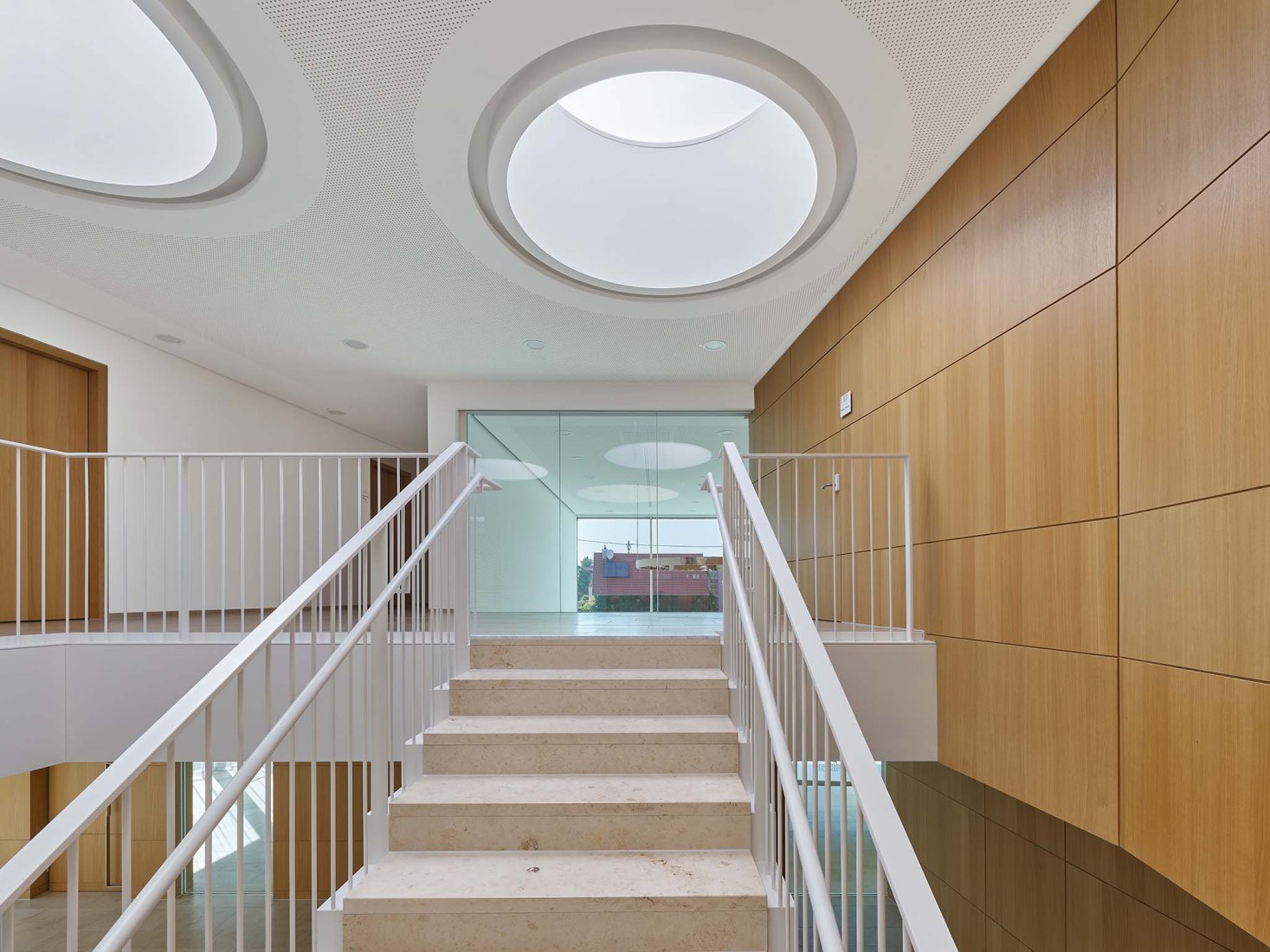 Nuevo edificio del Ayuntamiento de Baltmannsweiler por Zoll Architekten. Fotografía por Zooey Braun 