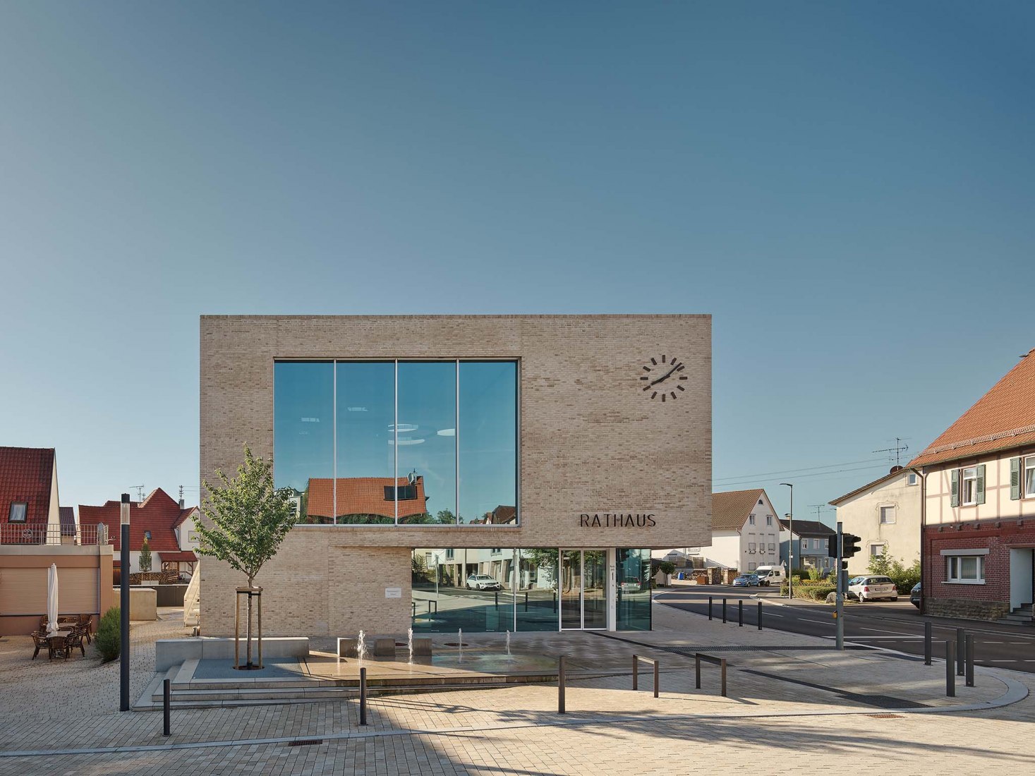 Nuevo edificio del Ayuntamiento de Baltmannsweiler por Zoll Architekten. Fotografía por Zooey Braun 
