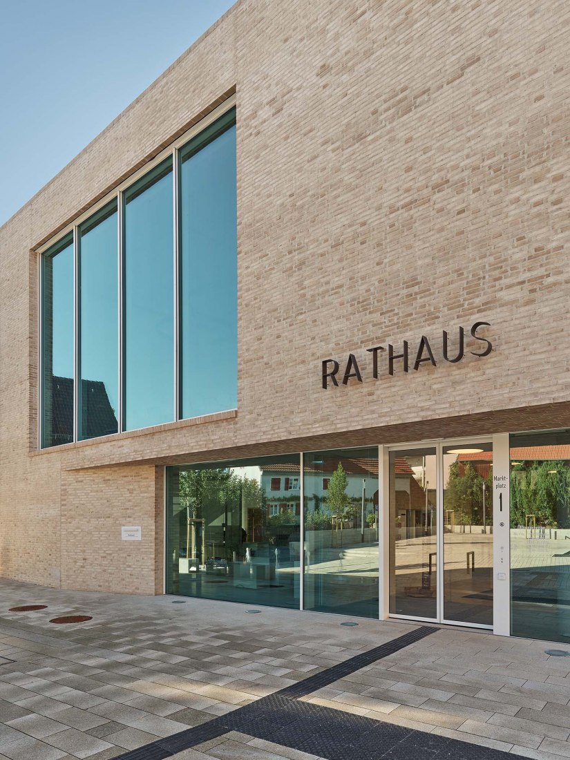 Nuevo edificio del Ayuntamiento de Baltmannsweiler por Zoll Architekten. Fotografía por Zooey Braun 