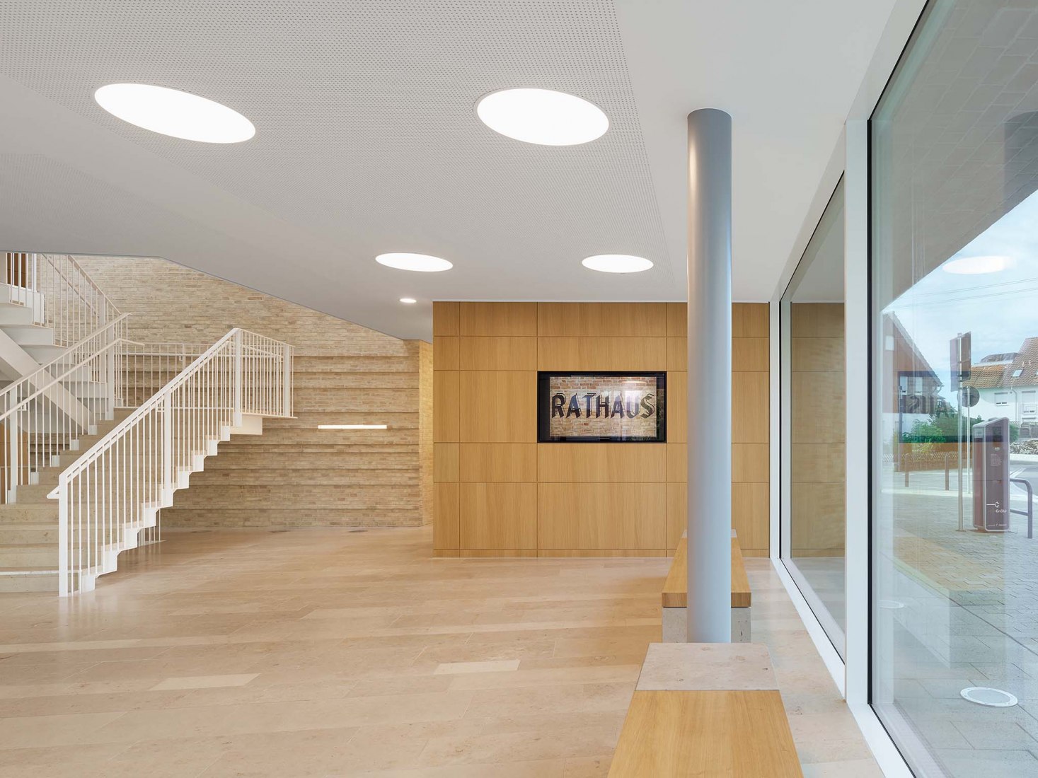 Nuevo edificio del Ayuntamiento de Baltmannsweiler por Zoll Architekten. Fotografía por Zooey Braun 