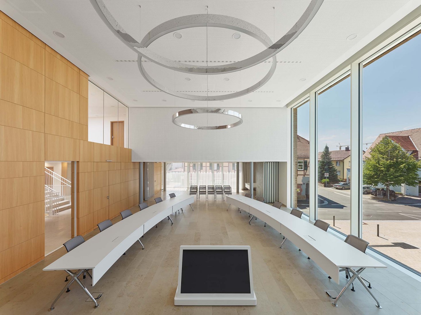 Nuevo edificio del Ayuntamiento de Baltmannsweiler por Zoll Architekten. Fotografía por Zooey Braun 