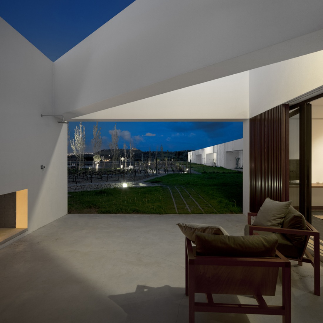 Terrace of Hotel room, L’And Vineyards Hotel by PROMONTORIO. Photography © Fernando Guerra | FG+SG.