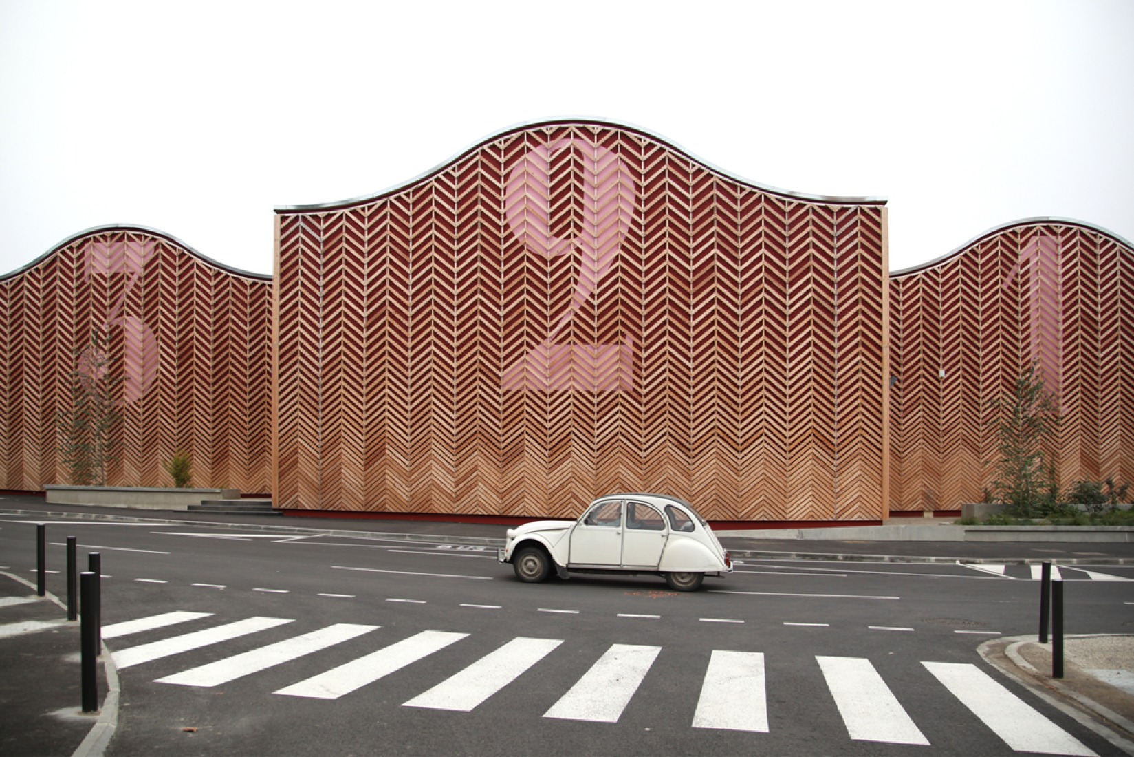 Exterior de las salas de proyección 1,2 y 3 del CINE 32. Fotografía © Nicola Delon. Cortesía de ENCORE HEUREUX.